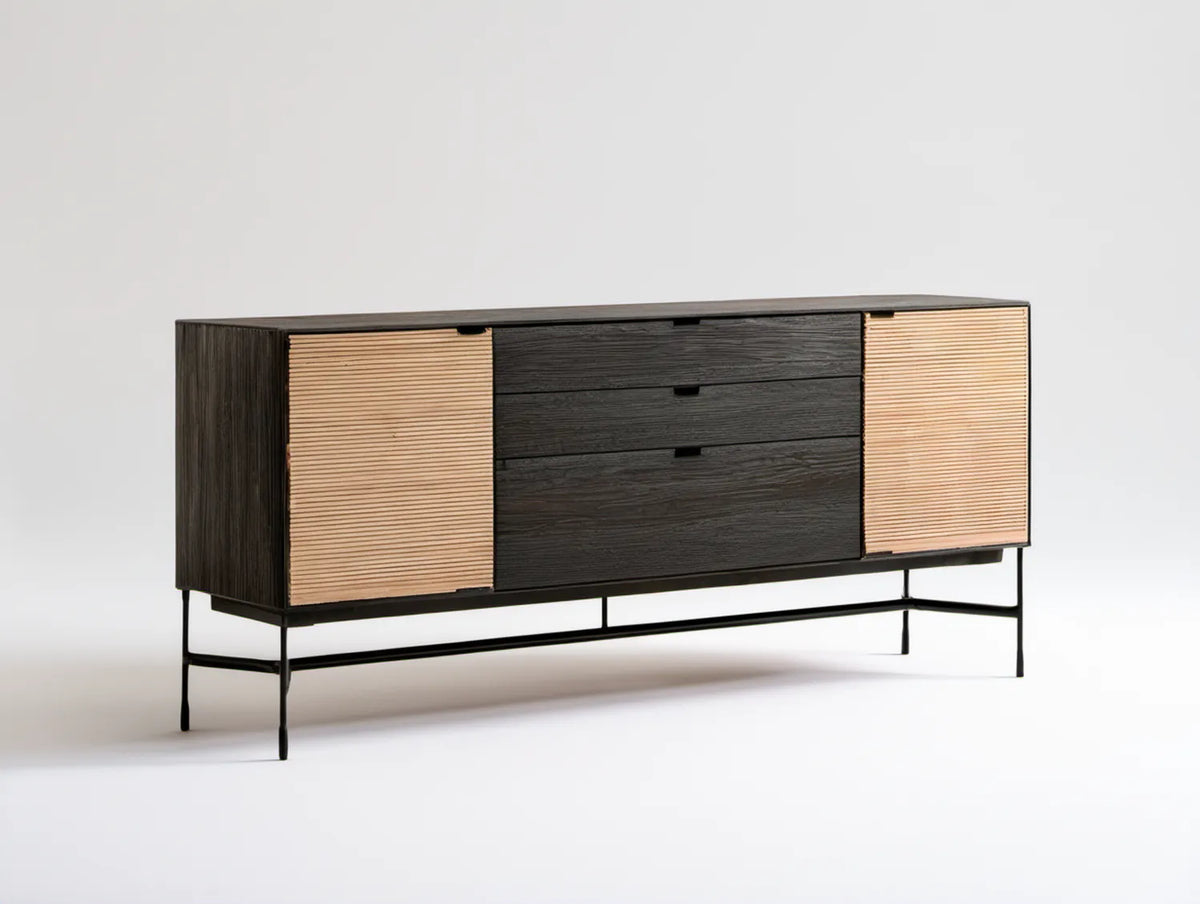 Prostokątny kredens czarno-naturalny z płyty MDF na stalowej podstawie, 160 x 40 x 80 cm